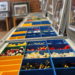 Viele Kisten voller sortierter Legosteine
